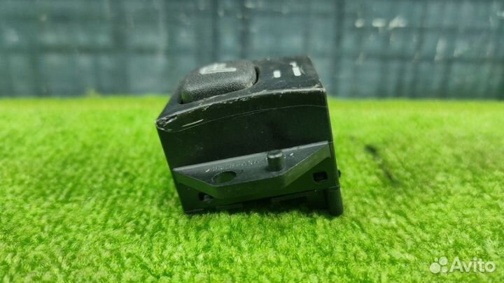 Кнопка подогрева сиденья Cadillac Escalade LQ9