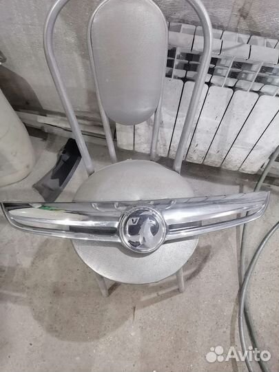 Молдинг решётки радиатора Опель Корса Д