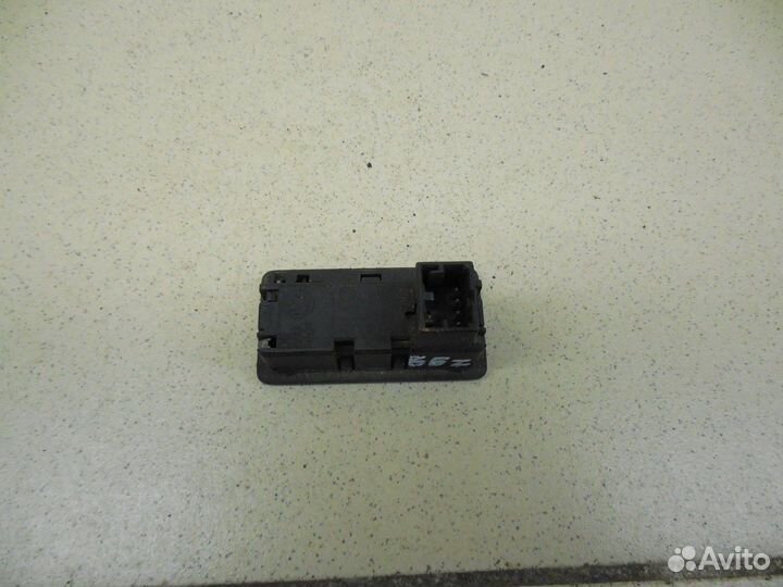 Кнопка открывания багажника Q5 2008