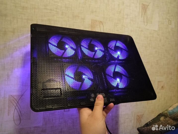 Охлаждающая подставка для ноутбука до 15.6 дюймов