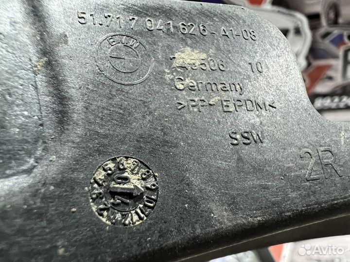 Брызговик правый BMW E60 E61