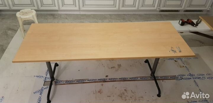 Обеденный стол