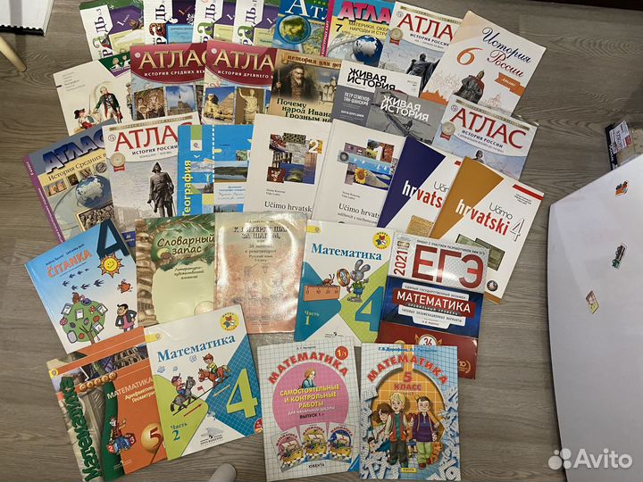 Пособия, учебники, рабочие тетради (фото 1-2)