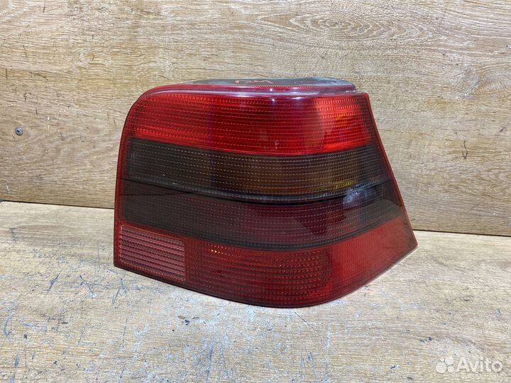 Фонарь задний правый Volkswagen Golf 4 Арт. 111241