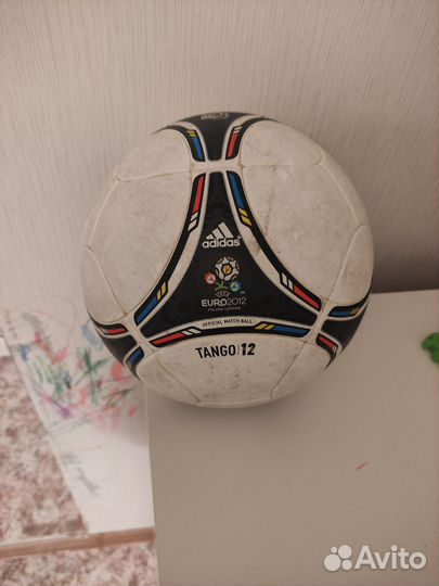 Футбольный мяч adidas tango 12