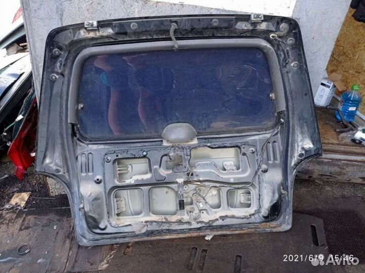 Крышка багажника Kia Carnival 1 2000г