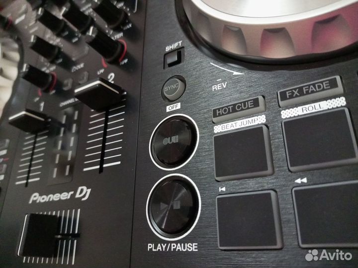 Контроллер Pioneer DDJ-SB3