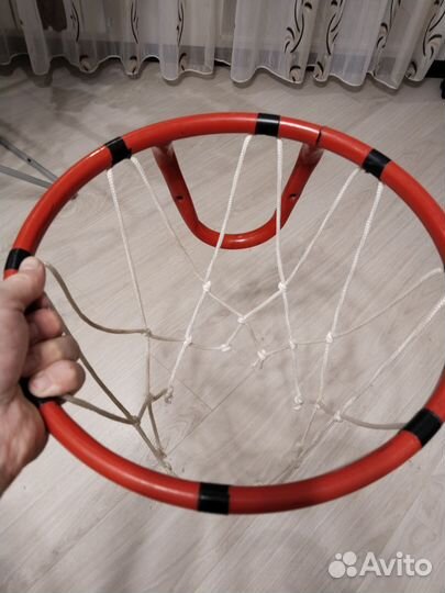 Баскетбольное кольцо с сеткой