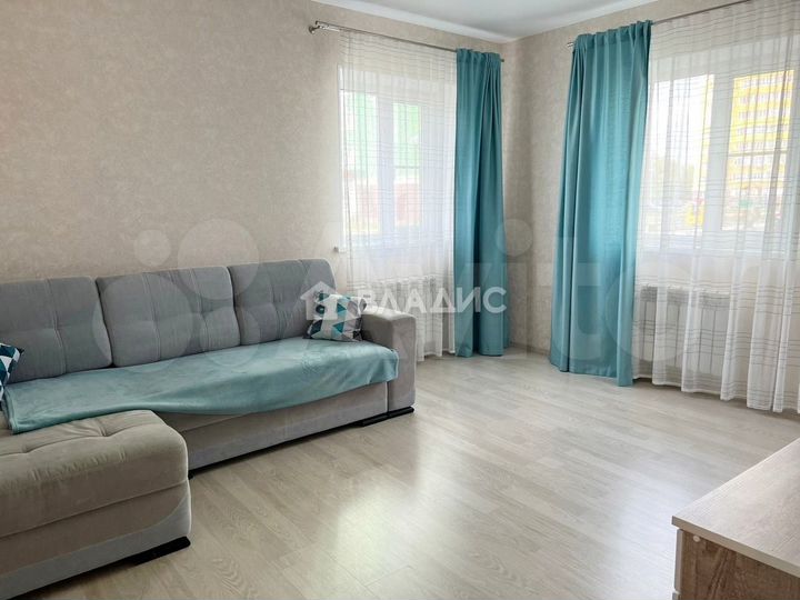 2-к. квартира, 61 м², 1/22 эт.