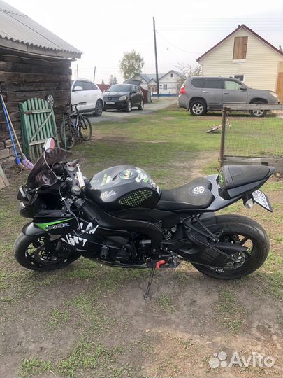 Продам спортивный мотоцикл Kawasaki Ninja ZX6R