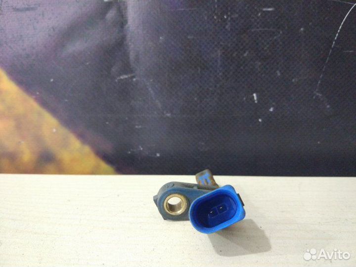 Датчик ABS передний правый Volkswagen Touareg 7L