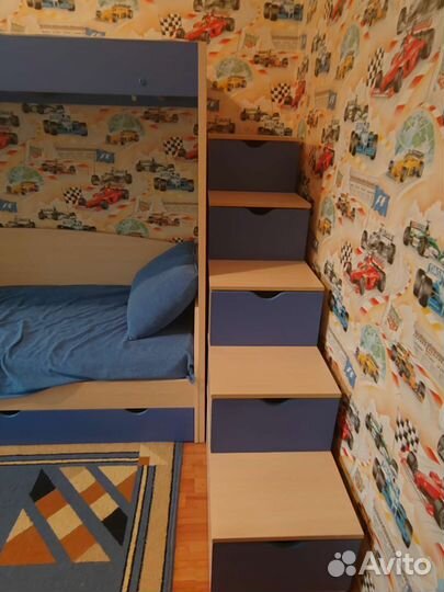 Двухярусная кровать