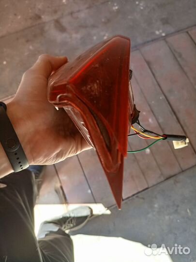 Задний фонарь крышки багажника
