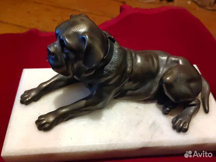 Собака Мастиф Бронза
