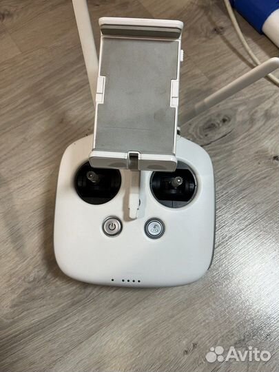 Квадрокоптер dji phantom 3 pro