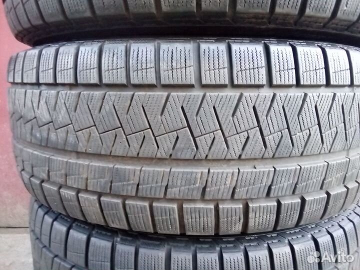 Pirelli Ice Asimmetrico 235/50 R18 92H