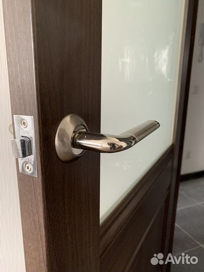 Дверь межкомнатная со стеклом