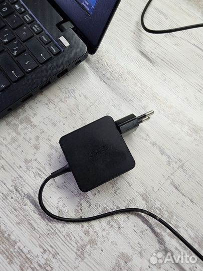 Ноутбук asus
