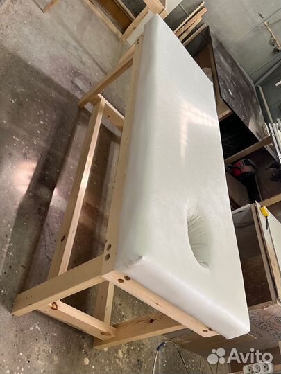 Массажная кушетка из массива сосны