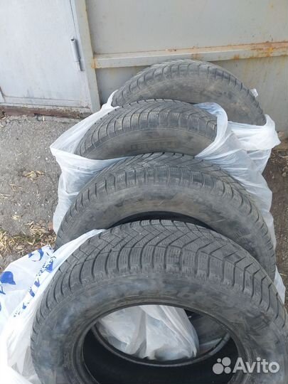 Pirelli Ice Zero 235/65 R17