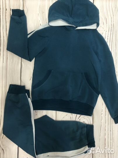 Костюм спортивный на 8 лет