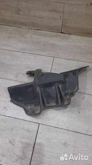 Защита пыльник двс левая Land Rover Range Rover