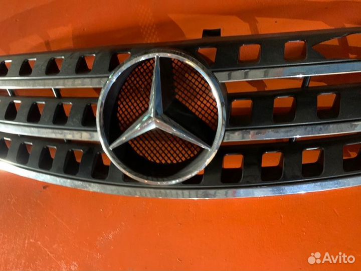 Решетка радиатора Mercedes Benz Ml 350 W164.186