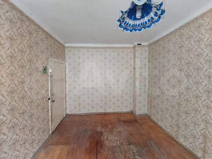 Комната 37,7 м² в 4-к., 3/5 эт.