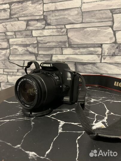 Зеркальный фотоаппарат canon 1000D