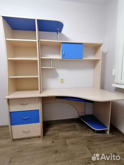 Компьютерный стол