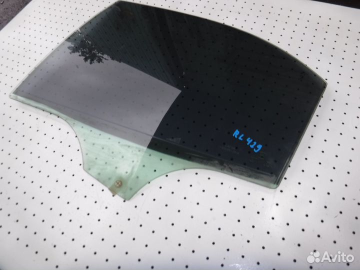 Стекло двери задней левой Mazda 6 GG