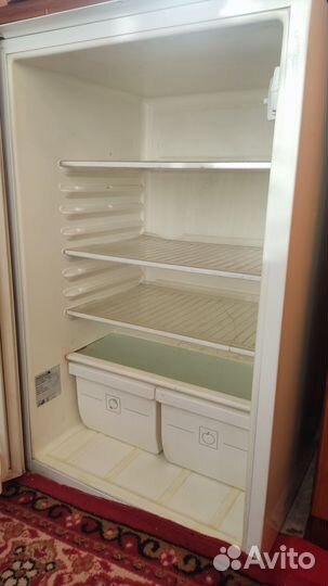 Встраиваемый холодильник