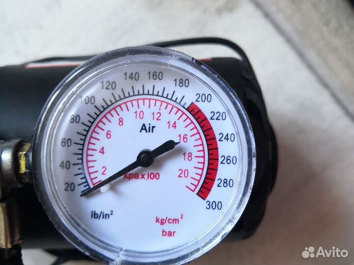 Насос для подкачки шин