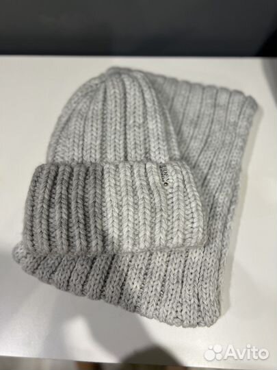 Шапка женская на флисе с шарфом