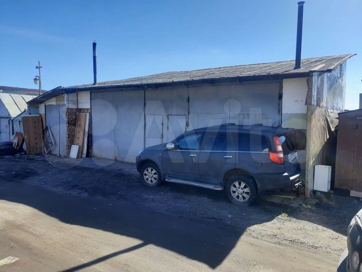 Гараж, > 30 м²