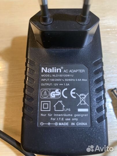 Адаптеры питания разные