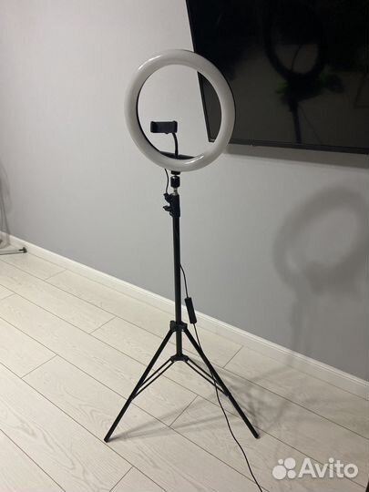 Кольцевая лампа со штативом
