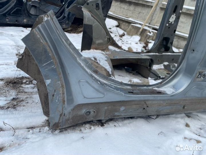 Порог со стойкой правый Nissan Tiida HR16DE 2008