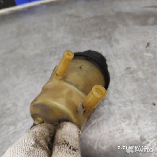 Бачок гидроусилителя Hyundai Santa Fe 2 D4HB 2010