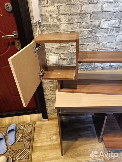 Полка и стол б/у