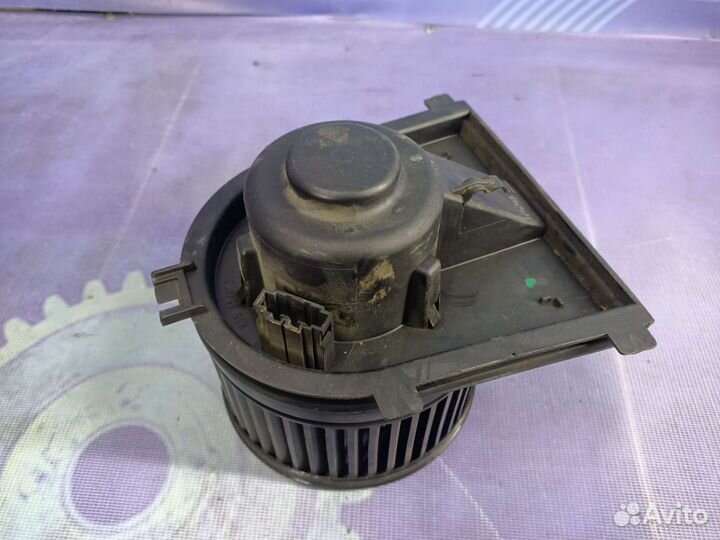 Мотор отопителя/печки Volkswagen Bora/Golf 4