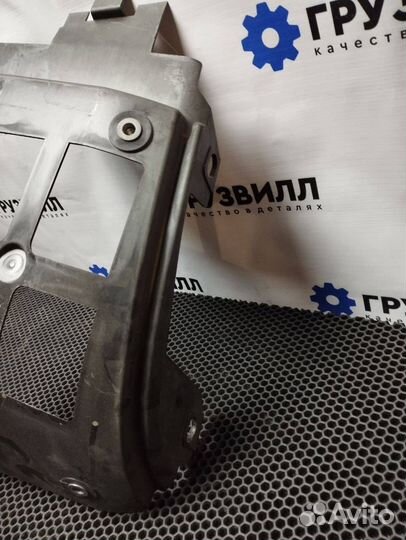 Угол бампера прав. Renault T 82376967