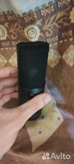 Студийный микрофон