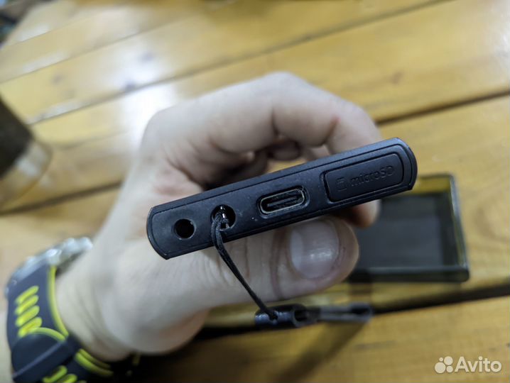 Hi-Fi плеер Sony Walkman NW-A105 Black