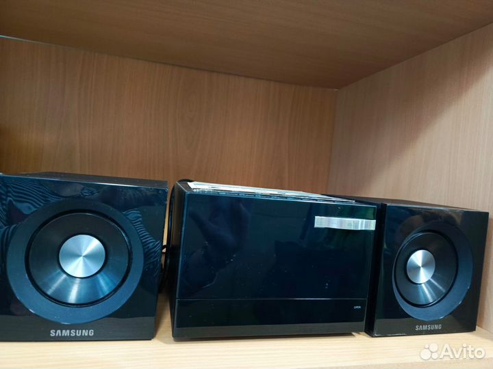 Компактная стерео система Samsung