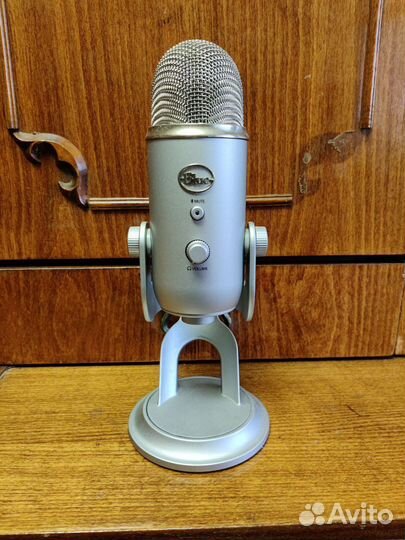 Микрофон студийный Blue Yeti