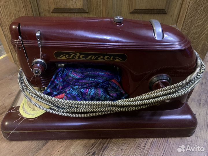 Швейная машинка Волга