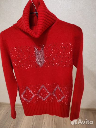 Свитер новый 44 размер