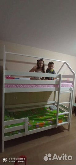 Двухъярусная кровать