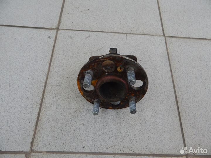 Ступица задняя R L Hyundai Solaris седан 1.6